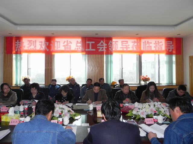 深入車間班組、&ldquo;零距離&rdquo;接觸職工、體驗職工生活、傾聽職工心聲