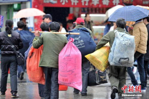 聚焦春節(jié)&ldquo;恐歸族&rdquo;：近鄉(xiāng)情怯，恐懼何來？(圖)